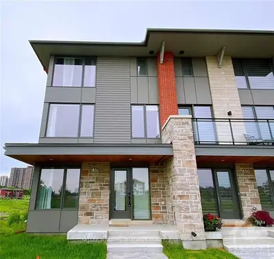 858 Mikinak Road, Manor Park - Cardinal Glen and Area, ON K1K 4Z8
