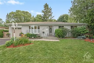 20 CANFIELD Road, South of Baseline to Knoxdale, ON K2H 5T1