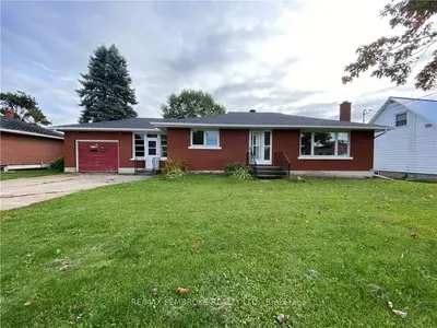 705 BRUHAM Avenue, Laurentian Valley, ON K8A 5A5