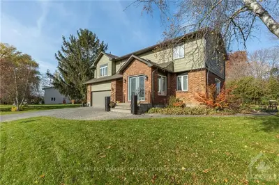 1 PIETY HILL Way, Bells Corners and South to Fallowfield, ON K2R 1E3