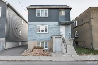 214 CARILLON Street, Vanier and Kingsview Park, ON K1L 5X8