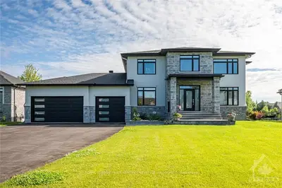6838 SUNCREST Drive, Greely - Metcalfe - Osgoode - Vernon and Area, ON K4P 0B2