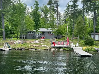 990 NORTH SHORE Road, Lanark Highlands, ON K0A 3L0