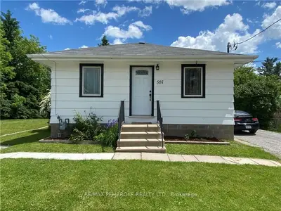 587 Moffat Street, Pembroke, ON K8A 3Y2