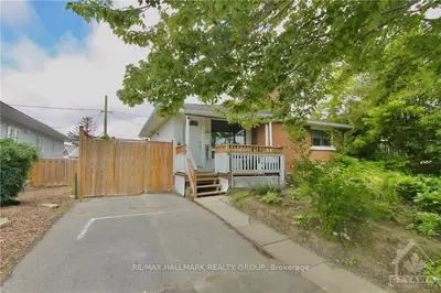 1318 AVENUE Q Avenue, Alta Vista and Area, ON K1G 0B6