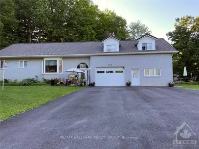 3019 OLD MONTREAL Road B, Orleans - Cumberland and Area, ON K4C 1A9