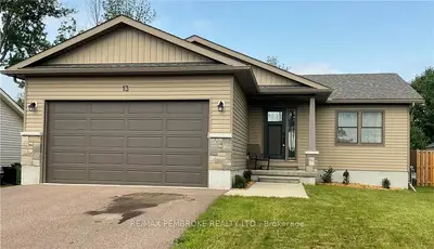 13 DUSTIN Drive, Petawawa, ON K8H 0G3