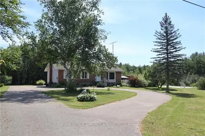 1202 B LINE Road, Laurentian Valley, ON K8A 6W8
