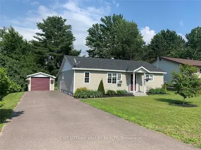 48 MARY Street, Petawawa, ON K8H 1S1