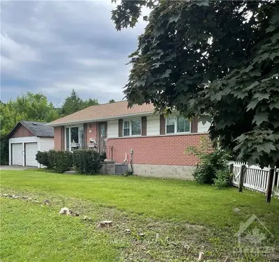 1 GLENN WOOD Place, Brockville, ON K6V 2T4