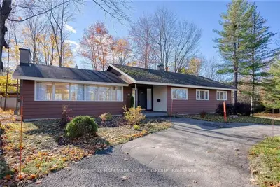 18 DAVIDSON Drive, Beacon Hill North - South and Area, ON K1J 6L8