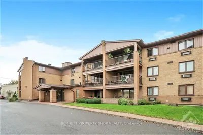 316 Savard Avenue 212, Vanier and Kingsview Park, ON K1L 7S2
