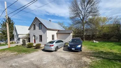 3 MUSKRAT Street, Whitewater Region, ON K0J 1K0