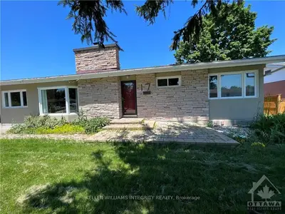 17 GRANGEMILL Avenue, Bells Corners and South to Fallowfield, ON K2H 6A4