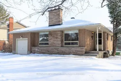 1125 CASTLE HILL Crescent, Belair Park - Copeland Park and Area, ON K2C 2B1