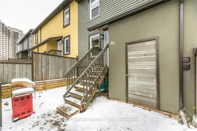 1250 MCWATTERS Road 46, Parkway Park - Queensway Terrace S and Area, ON K2C 3P5