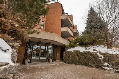 7 Kippewa Drive 303, Dows Lake - Civic Hospital And Area, On K1s 3g3