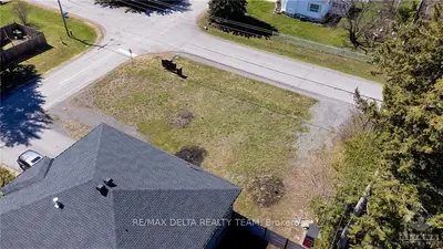 37 TOWER Road, Meadowlands - Crestview and Area, ON K2G 2E4