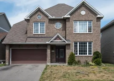 113 COLUMBIA Avenue, Hunt Club - Windsor Park Village and Area, ON K1V 1Z2
