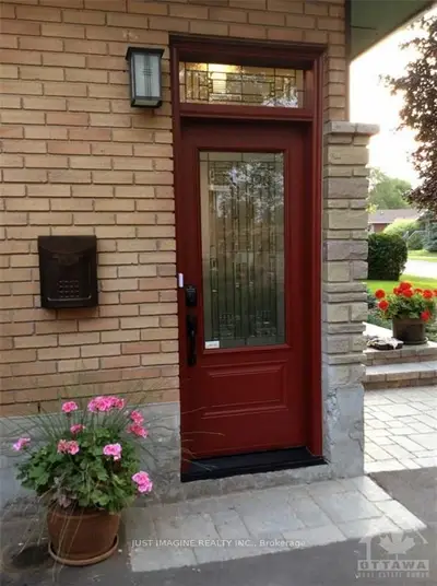 822 PLEASANT PARK Road 2, Elmvale Acres and Area, ON K1G 1Y9