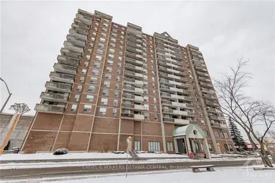 200 LAFONTAINE Avenue 1208, Vanier and Kingsview Park, ON K1L 8K8