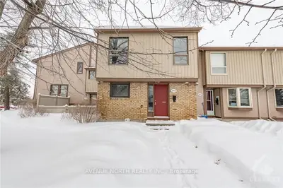 1915 STONEHENGE Crescent, Cyrville - Carson Grove - Pineview, ON K1B 4N7