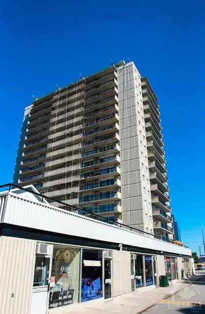158A MCARTHUR Avenue 1008, Vanier and Kingsview Park, ON K1L 8E7