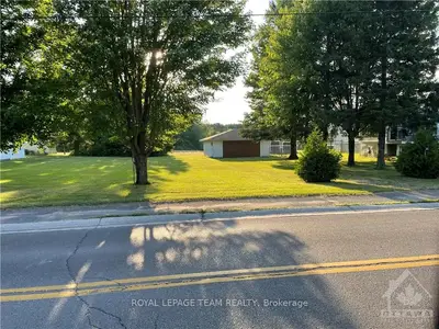 PL24C3 COUNTY 18 Road, North Grenville, ON K0G 1J0
