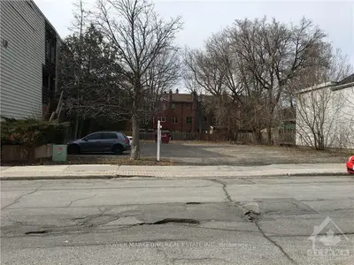 281 ST ANDREW Street, Lower Town - Sandy Hill, ON K1N 5G8