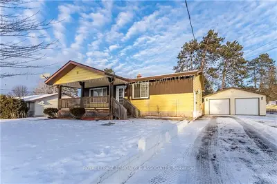 6 PETER Street, Petawawa, ON K8H 2K6