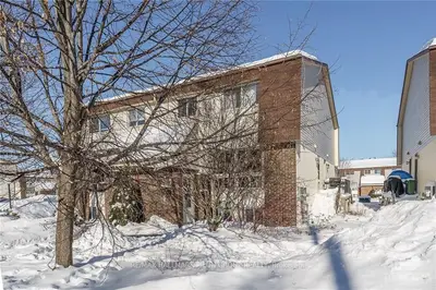 15 FORESTER Crescent A, Bells Corners and South to Fallowfield, ON K2H 8Y1