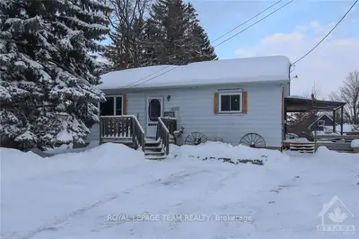 8711 BANK Street, Greely - Metcalfe - Osgoode - Vernon and Area, ON K0A 3J0