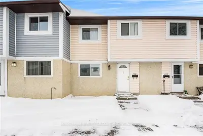 4561 DORA Crescent, Cyrville - Carson Grove - Pineview, ON K1J 8S5