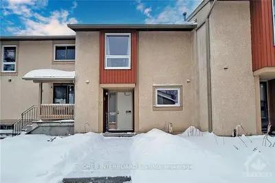 49 WOODFIELD Drive D, Tanglewood - Grenfell Glen - Pineglen, ON K2G 3Y7