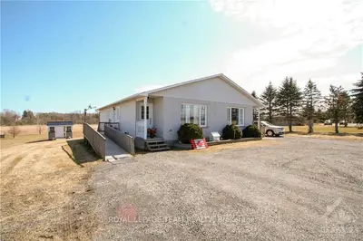 10470 COUNTY 3 Road, North Dundas, ON K0E 1W0
