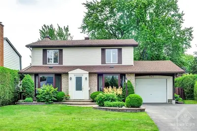 547 RIVERSHORE Crescent, Beacon Hill North - South and Area, ON K1J 7Y8