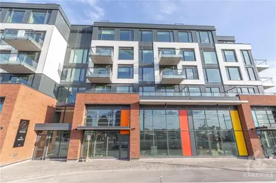 320 MIWATE 305, West Centre Town, ON K1R 0E1