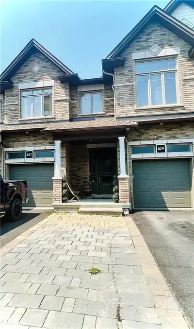 829 LOOSESTRIFE Way, Leitrim, ON K1T 0L9