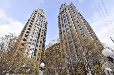 235 Kent Street 1804, Ottawa Centre, ON K2P 0A5