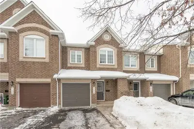 702 CARMELLA Crescent, Orleans - Cumberland and Area, ON K4A 4V8