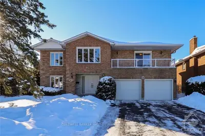 8 PARMALEA Crescent, Country Place - Pineglen - Crestview and Area, ON K2E 7J3