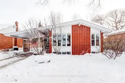 1290 CASTLE HILL Crescent, Belair Park - Copeland Park and Area, ON K2C 2B3