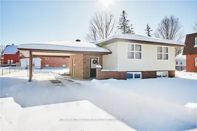 1 BROMLEY Street, Whitewater Region, ON K0J 1K0