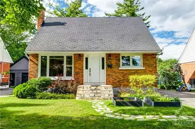 643 SHELLEY Avenue, Alta Vista and Area, ON K1G 0N5