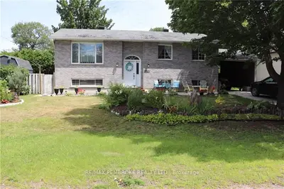 14 EDWARD Street, Petawawa, ON K8H 3M4