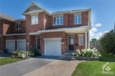 210 EYE BRIGHT Crescent, Blossom Park - Airport and Area, ON K1V 2K6