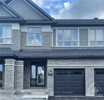 951 OMAGAKI Way, Blossom Park - Airport and Area, ON K1X 0J3