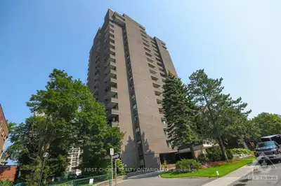 71 SOMERSET Street 1702, Ottawa Centre, ON K2P 2G2