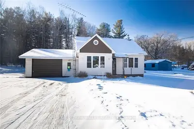 1077 CHURCH Street, Madawaska Valley, ON K0J 2N0