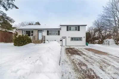 116 MEADOWLANDS Drive, Meadowlands - Crestview and Area, ON K2G 2R8